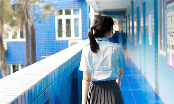 西畴如何找到一个可以帮助我生孩子的女人？